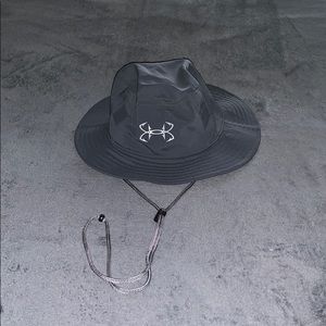 Under armor bucket hat
